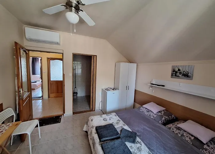 Etija Alloggio in famiglia *